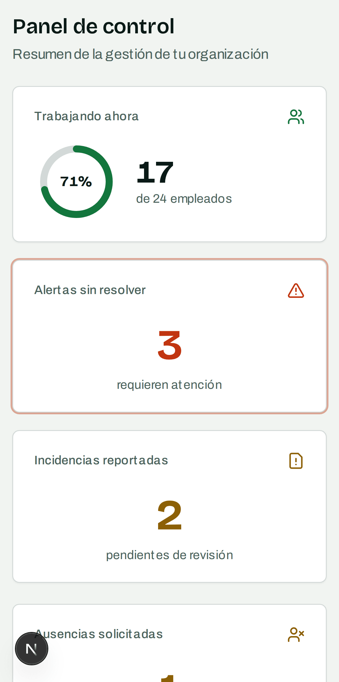 Pantalla de fichaje de la app: la jornada en curso con su cronómetro, el turno del día y el centro de trabajo asignado.